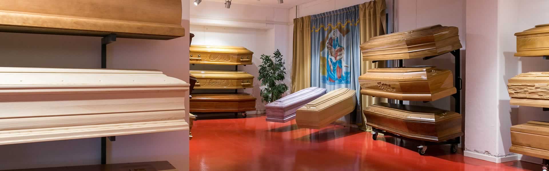 Cofani funebri per celebrazione funerali
